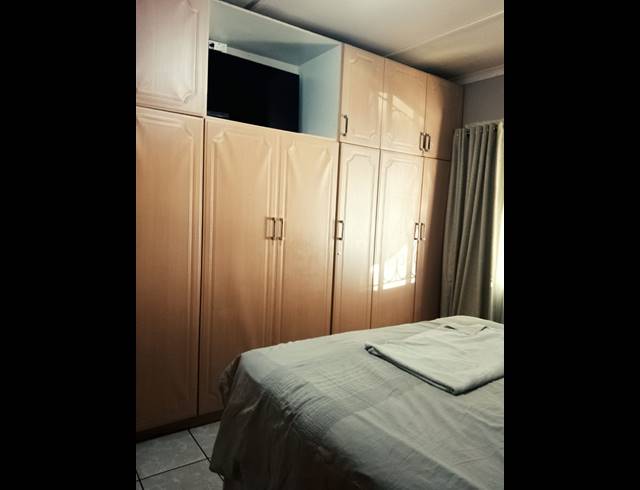9 BEDROOM HOUSE FOR SALE IN HIGH RIDGE